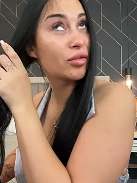 EmyLaveau online show from 02-11-25, 05:37