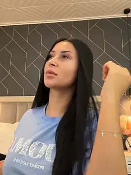 EmyLaveau online show from 03-04-25, 05:42