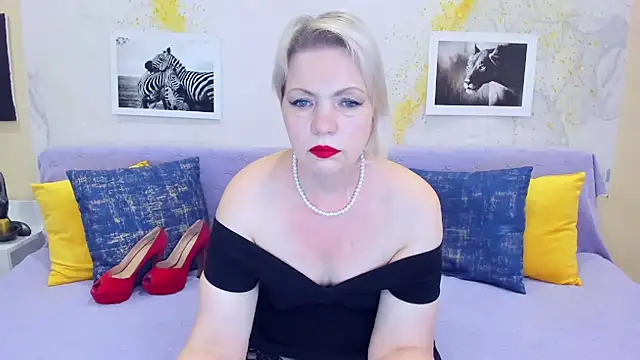 Snapshot of BeautyName chatting on 03-17-25, 02:41 BeautyName online show from 03-17-25, 02:41