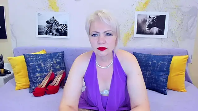 Snapshot of BeautyName chatting on 03-18-25, 06:48 BeautyName online show from 03-18-25, 06:48