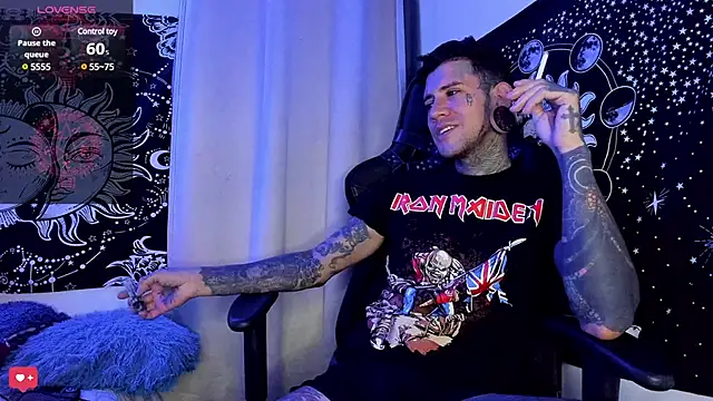 Snapshot of josh__ackerman chatting on 01-30-25, 01:00 josh ackerman online show from 01-30-25, 01:00