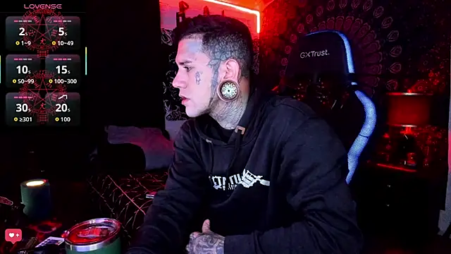 Snapshot of josh__ackerman chatting on 09-22-25, 01:35 josh ackerman online show from 09-22-25, 01:35