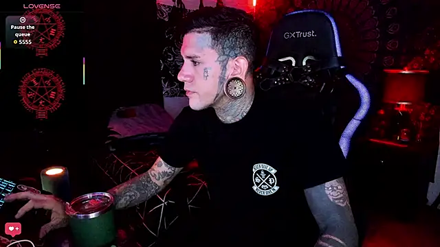 Snapshot of josh__ackerman chatting on 09-24-25, 08:23 josh ackerman online show from 09-24-25, 08:23