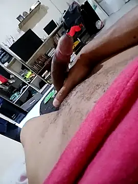 Snapshot of JamesQuaresma chatting on 02-26-25, 12:05 JamesQuaresma online show from 02-26-25, 12:05