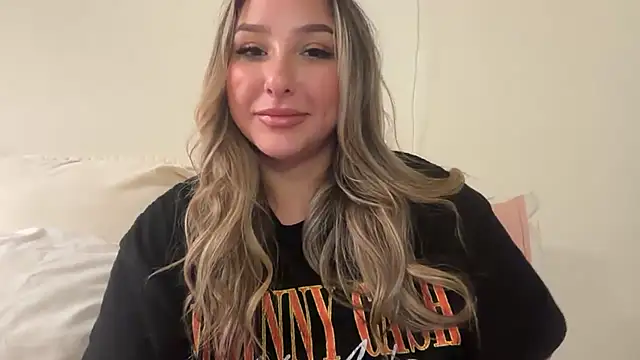 Snapshot of lustfulsmiles chatting on 10-07-25, 12:46 lustfulsmiles online show from 10-07-25, 12:46