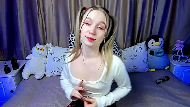 Snapshot of LilyStarlight chatting on 01-12-25, 03:39 LilyStarlight online show from 01-12-25, 03:39