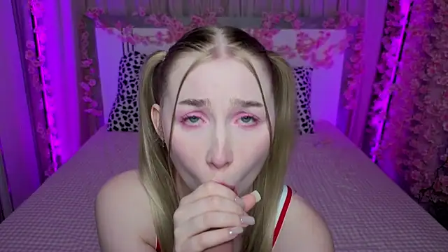LilyStarlight online show from 06-02-26, 03:41