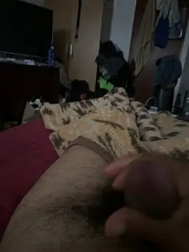 Snapshot of Alerandro00 chatting on 10-21-25, 09:32 Alerandro00 online show from 10-21-25, 09:32