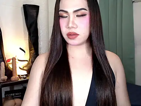 Snapshot of elise_bloom69 chatting on 04-30-26, 01:50 elise bloom69 online show from 04-30-26, 01:50