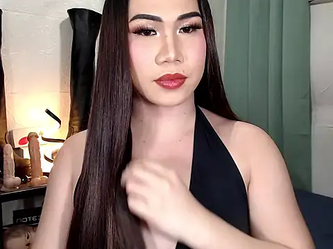 Snapshot of elise_bloom69 chatting on 05-15-26, 04:03 elise bloom69 online show from 05-15-26, 04:03