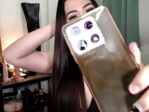 Snapshot of elise_bloom69 chatting on 05-21-26, 04:03 elise bloom69 online show from 05-21-26, 04:03