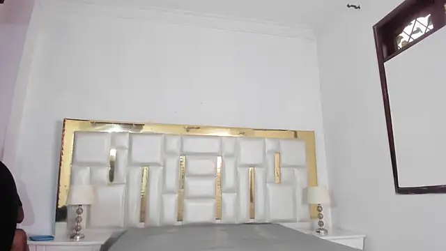 Snapshot of Kylieandjhonny chatting on 03-08-25, 06:47 Kylieandjhonny online show from 03-08-25, 06:47