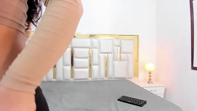 Snapshot of Kylieandjhonny chatting on 03-14-25, 06:50 Kylieandjhonny online show from 03-14-25, 06:50