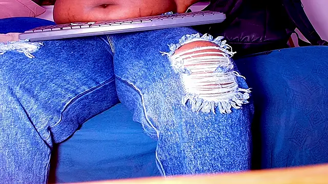 Snapshot of _ebony-queen_ chatting on 09-26-25, 01:15 ebony-queen online show from 09-26-25, 01:15