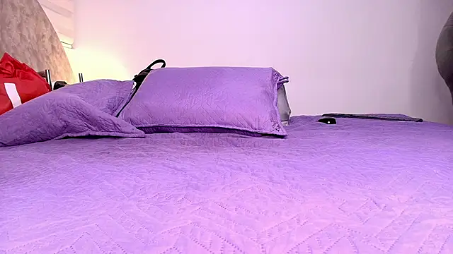  ebony-queen  online show from 01-10-26, 12:07