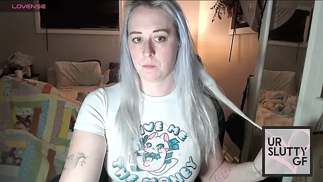 Snapshot of ursluttygf chatting on 11-16-25, 02:28 ursluttygf online show from 11-16-25, 02:28