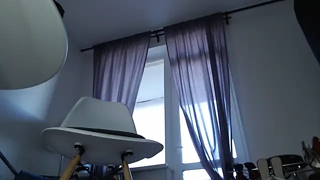Snapshot of MadameKatrina chatting on 10-08-25, 01:20 MadameKatrina online show from 10-08-25, 01:20