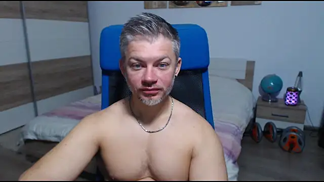 RobbyShawz online show from 09-30-25, 04:06