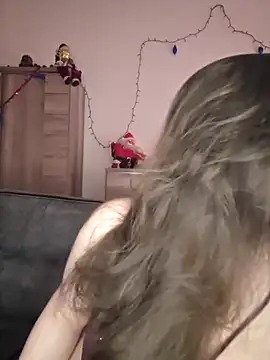 Snapshot of cristalines chatting on 12-19-25, 09:16 cristalines online show from 12-19-25, 09:16