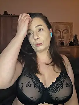 Snapshot of cristalines chatting on 01-16-26, 06:34 cristalines online show from 01-16-26, 06:34