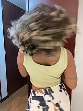 Snapshot of Belkaj chatting on 09-20-25, 01:06 Belkaj online show from 09-20-25, 01:06