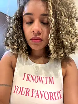 Snapshot of Belkaj chatting on 09-22-25, 01:29 Belkaj online show from 09-22-25, 01:29