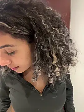 Snapshot of Belkaj chatting on 10-08-25, 01:14 Belkaj online show from 10-08-25, 01:14