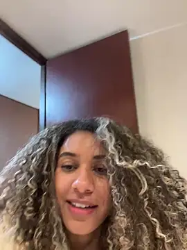 Snapshot of Belkaj chatting on 11-06-25, 01:39 Belkaj online show from 11-06-25, 01:39