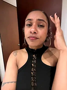 Snapshot of Belkaj chatting on 11-11-25, 02:22 Belkaj online show from 11-11-25, 02:22