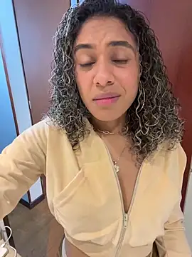 Snapshot of Belkaj chatting on 11-18-25, 11:15 Belkaj online show from 11-18-25, 11:15