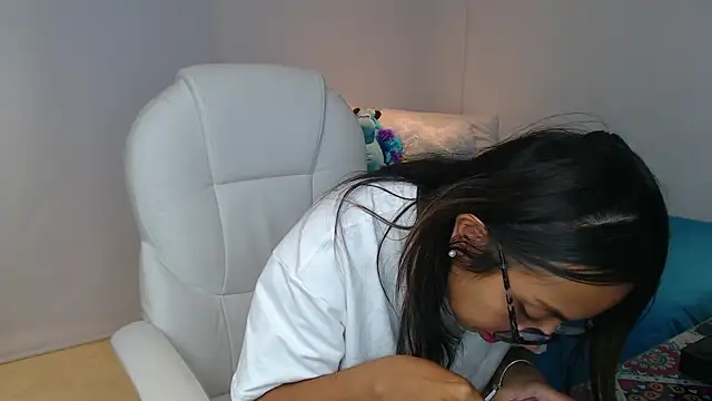 Gabi morales online show from 02-10-25, 03:35