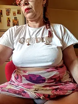 Snapshot of Chriss_Tinaa chatting on 06-19-26, 04:28 Chriss Tinaa online show from 06-19-26, 04:28