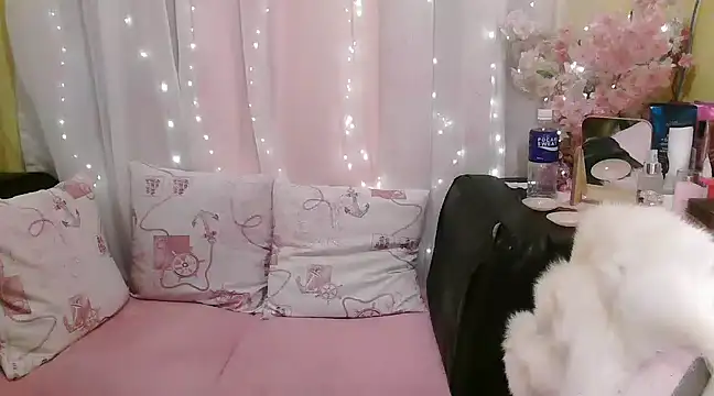 Snapshot of OhmyPinay chatting on 01-26-25, 01:25 OhmyPinay online show from 01-26-25, 01:25