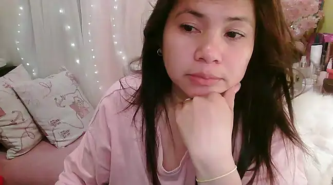 Snapshot of OhmyPinay chatting on 01-27-25, 02:46 OhmyPinay online show from 01-27-25, 02:46