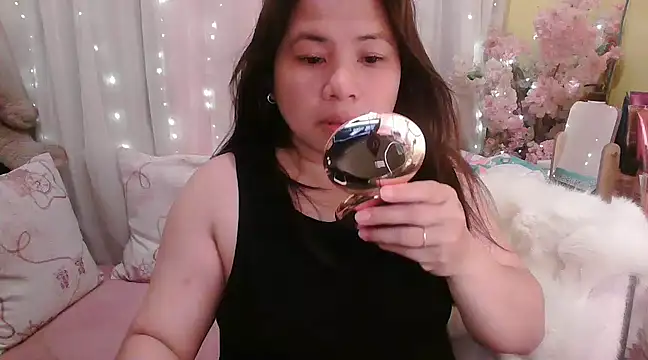 Snapshot of OhmyPinay chatting on 02-18-25, 02:38 OhmyPinay online show from 02-18-25, 02:38