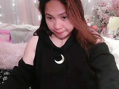 Snapshot of OhmyPinay chatting on 09-24-25, 01:36 OhmyPinay online show from 09-24-25, 01:36