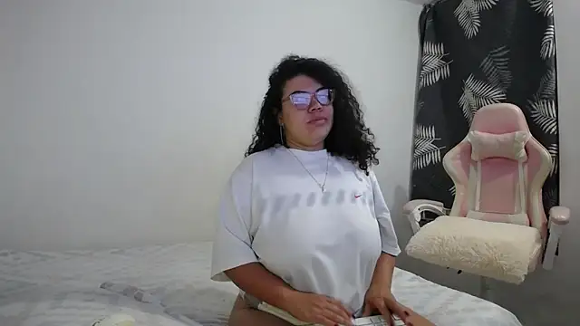 mabigomez00 online show from 09-24-25, 09:23