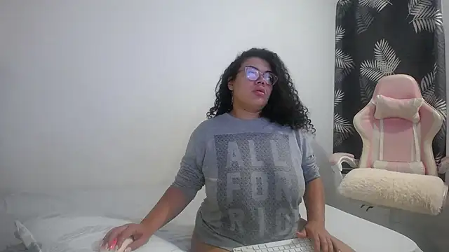 mabigomez00 online show from 12-16-25, 09:36