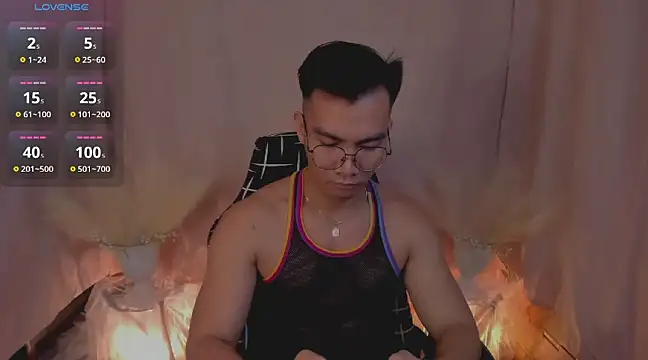 Snapshot of 000batman000 chatting on 12-11-24, 04:18 000batman000 online show from 12-11-24, 04:18