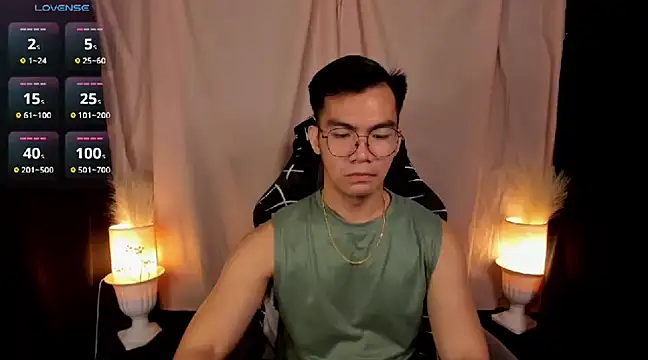 Snapshot of 000batman000 chatting on 02-13-25, 12:57 000batman000 online show from 02-13-25, 12:57