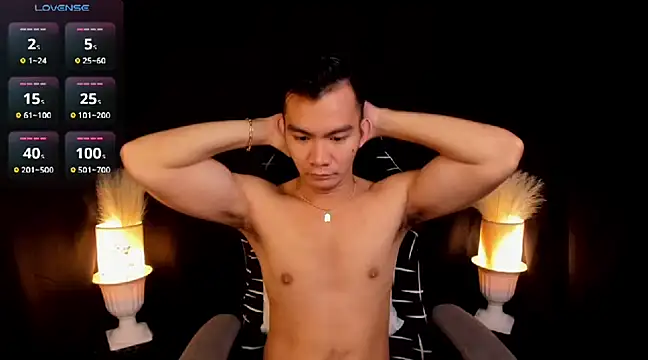 Snapshot of 000batman000 chatting on 02-25-25, 10:47 000batman000 online show from 02-25-25, 10:47