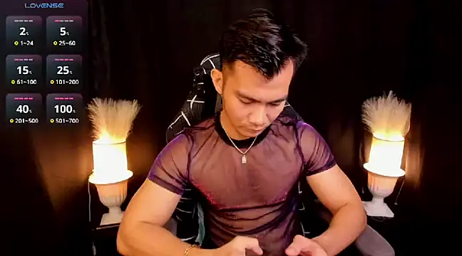 Snapshot of 000batman000 chatting on 02-27-25, 02:32 000batman000 online show from 02-27-25, 02:32