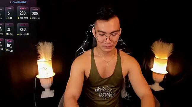 Snapshot of 000batman000 chatting on 03-05-25, 02:25 000batman000 online show from 03-05-25, 02:25