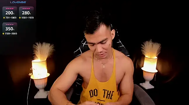 Snapshot of 000batman000 chatting on 03-07-25, 01:53 000batman000 online show from 03-07-25, 01:53