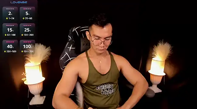 Snapshot of 000batman000 chatting on 03-14-25, 03:59 000batman000 online show from 03-14-25, 03:59