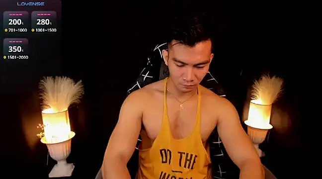 Snapshot of 000batman000 chatting on 03-15-25, 01:52 000batman000 online show from 03-15-25, 01:52