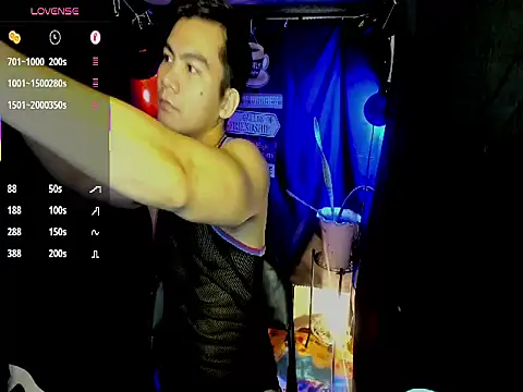 Snapshot of 000batman000 chatting on 02-27-26, 01:11 000batman000 online show from 02-27-26, 01:11