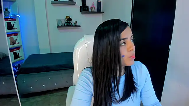 Catalinaa martinez online show from 02-14-25, 08:37