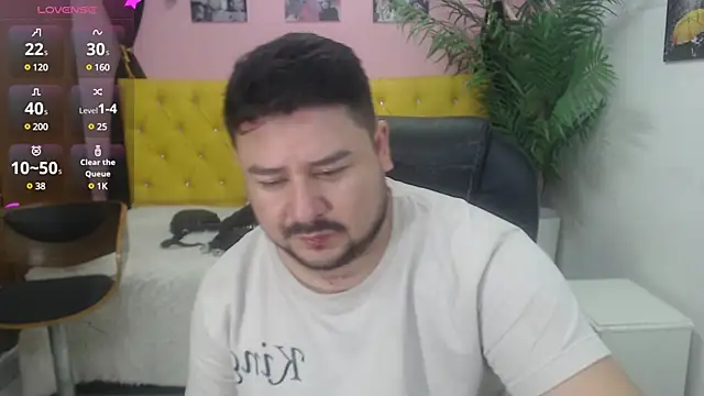 Snapshot of oso_dirty_ chatting on 03-02-25, 05:36 oso dirty online show from 03-02-25, 05:36