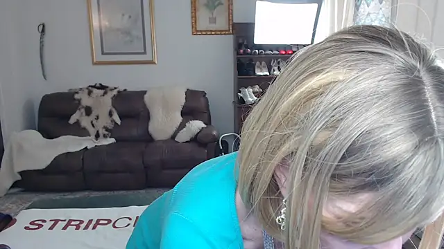 SindeeDix online show from 10-22-25, 07:13